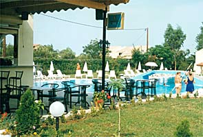 POOL SHEARED WITH VILLA PANTHEON 