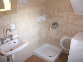 View of the grownd floor bathroom