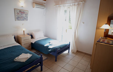 villa ollios Bedroom-3