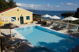 villa ollios pool