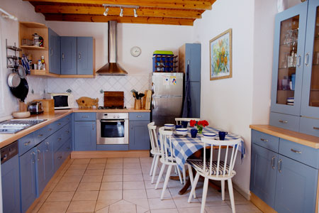 villa ollios kitchen-2